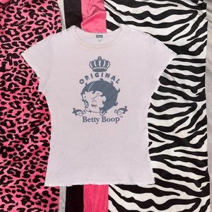 baby pink Betty boop shirt